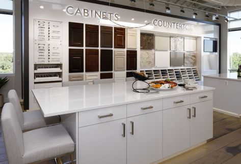 Countertop Showroom Ideas, Kitchen Showroom Ideas, Small Showroom Ideas, Construction Showroom, Kitchen Showroom Display, Kitchen Showroom Design, Factory Office Design, Cabinet Showroom, Warehouse Ideas