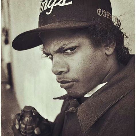 Eazy E 90s Rappers, Looks Hip Hop, Gangster Rap, Eazy E, Hip Hop Classics, 90s Rap, Silly Kids, Real Hip Hop, Gangsta Rap