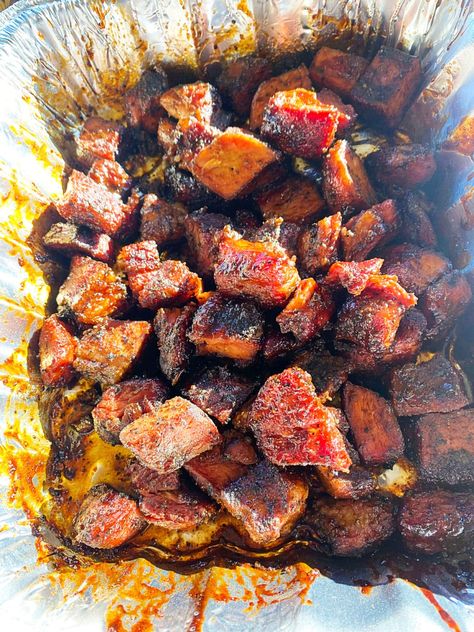 Pork Country Style Rib Burnt Ends (5 Simple Steps for Juicy Caramelized Meat Candy) - Simply Meat Smoking Crockpot Burnt Ends, Pork Burnt Ends, Smoked Pork Recipes, Boneless Pork Ribs, Meat Candy, Strip Steak Recipe, Bbq Pork Recipes, Country Style Pork Ribs, Smoked Pork Ribs