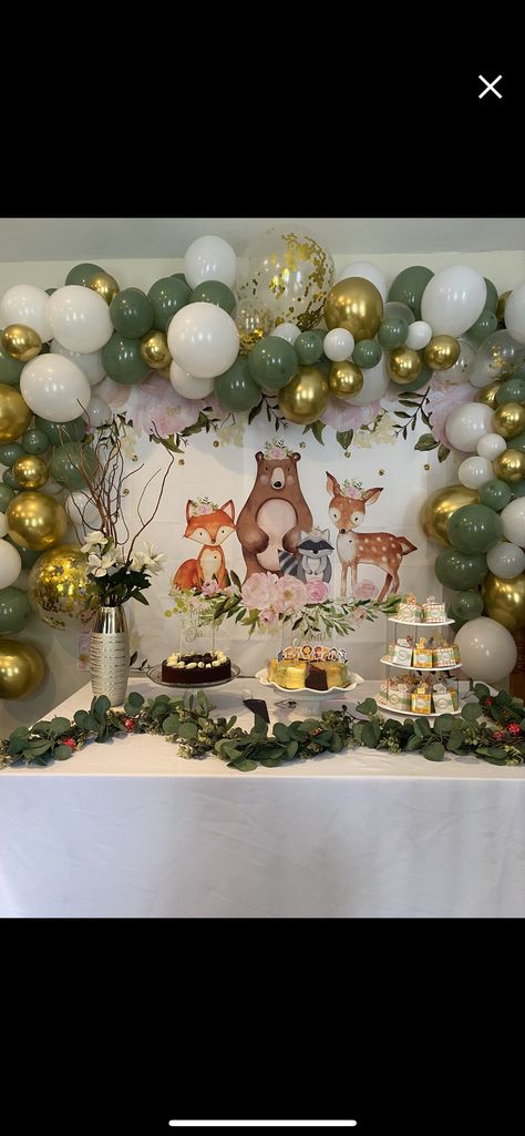 Forest Baby Shower Theme Centerpieces, Forrest Theme Baby Shower Ideas, Woodland Party Theme 1st Birthdays, Woodland Theme Backdrop Ideas, Woodland Animal Shower Ideas, Forest Baby Boy Shower, Wood Land Baby Shower Ideas Boy, Gender Reveal Animal Theme, Forestry Baby Shower Theme