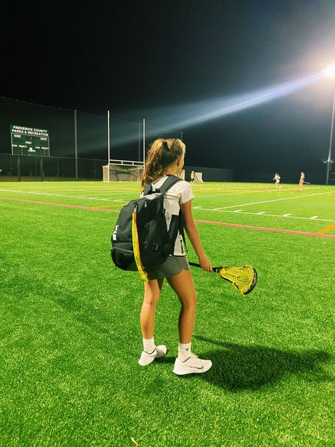 Alex Dunphy Aesthetic, Modern Family Aesthetic, Elena Gilbert Outfit, Alex Dunphy, Lacrosse Practice, Debate Club, Female Scientist, Cello Player, Family Aesthetic