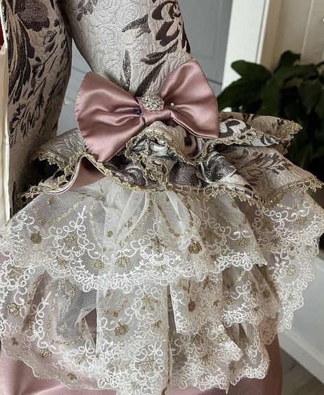 Rococo Textiles, Historical Collage, 1750s Fashion, Rococo Aesthetic, Ren Faire Outfits, Fashion Show Dresses, Rococo Fashion, Princess Tea Party, Couture Embroidery