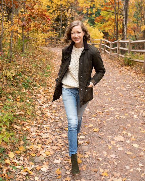 Stacie Flinner Style, Nancy Myers Style Outfits, Barbour Jacket Women Outfit, Barbour Jacket Women, Preppy Family, Countryside Outfit, Stacie Flinner, British Country Style, Jacket Outfit Women