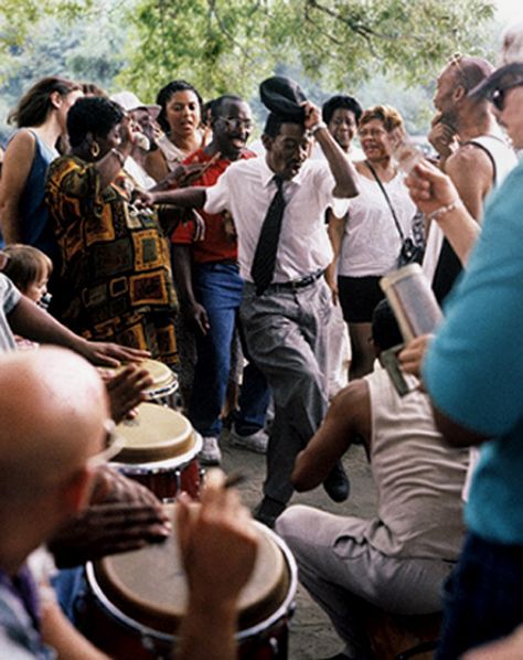 Rumba Columbia...street dance party... People Dancing On The Street, Latino Party Aesthetic, Afro Dance Aesthetic, Salsa Dancing Aesthetic, Cumbia Aesthetic, Cuban Dancing, Salsa Dance Photography, Dance Party Aesthetic, Street Dance Photography