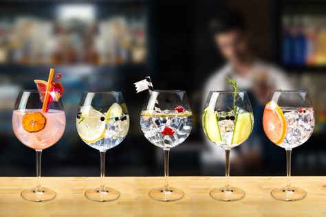 Gifts For Gin Lovers, Flavoured Gin, Gin Distillery, Gin Brands, Best Gin, Sour Cocktail, Gin Fizz, Gin Lovers, Cocktail Kits