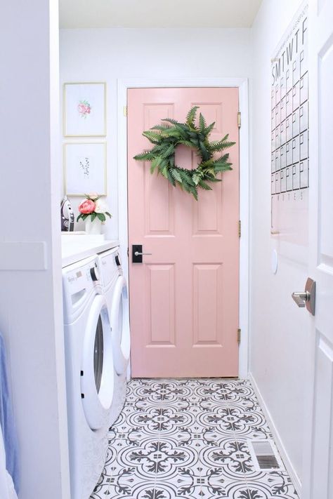 Rooms with Painted Interior Doors | Apartment Therapy Pintu Interior, Design Seed, Decor Eclectic, Farmhouse Laundry Room, Laundry Room Inspiration, Casa Vintage, Small Laundry Room, Laundry Room Storage, Laundry Mud Room