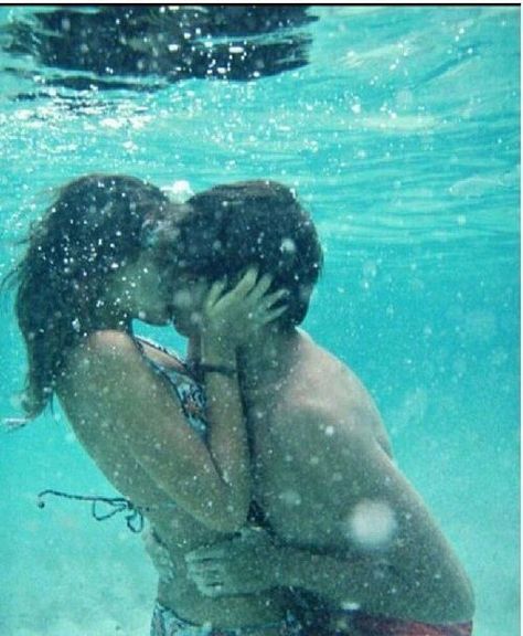 edipblr Under The Water, Teenage Love, Shotting Photo, Teen Love, Cute Relationship Photos, Romantic Things, Cute Couples Photos, Photo Couple, Cute Relationship Goals