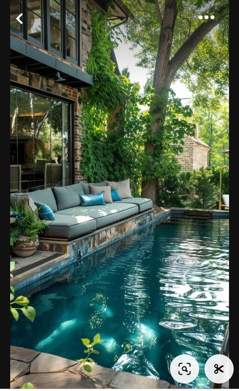 Patio Chico, Small Backyard Pool Ideas, Small Backyard Pool, Backyard Design On A Budget, Pool Ideas On A Budget, Patio Small Backyard, Backyard Pool Ideas, Courtyard Pool, Small Swimming Pools