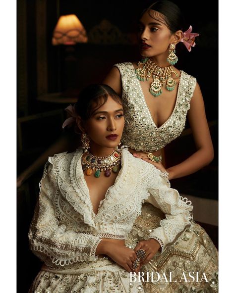 Lehenga Shoot, Golden Bridal Lehenga, Bridal Asia, Designer Lehengas, Indian Photoshoot, Traditional Attire, Bridal Shoot, Bridal Lehenga, Indian Bridal