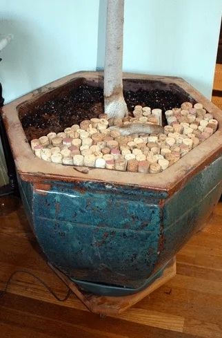 Diy Corks, Upcycled Wine Corks, Cork Planters, Fire Starters Diy, Wine Cork Diy Crafts, Wine Cork Projects, Home Wet Bar, Fish Farm, Cork Crafts Diy