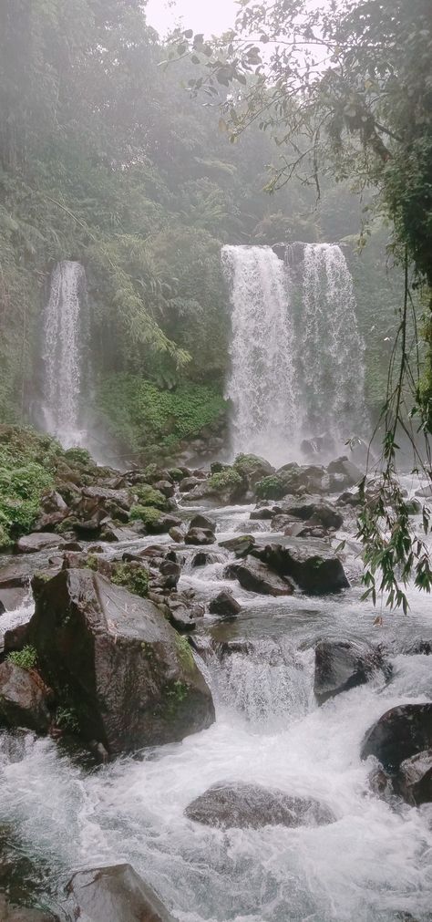 Pretty Rain Aesthetic, Water Iphone Wallpaper Aesthetic, Hidden Leaf Village Wallpaper Aesthetic, Aesthetic Waterfall Wallpaper, Aesthetic Waterfall Pictures, Waterfall Wallpaper Iphone, Nature Aesthetic Rain, Waterfall Aesthetic Wallpaper, Water Fall Aesthetic