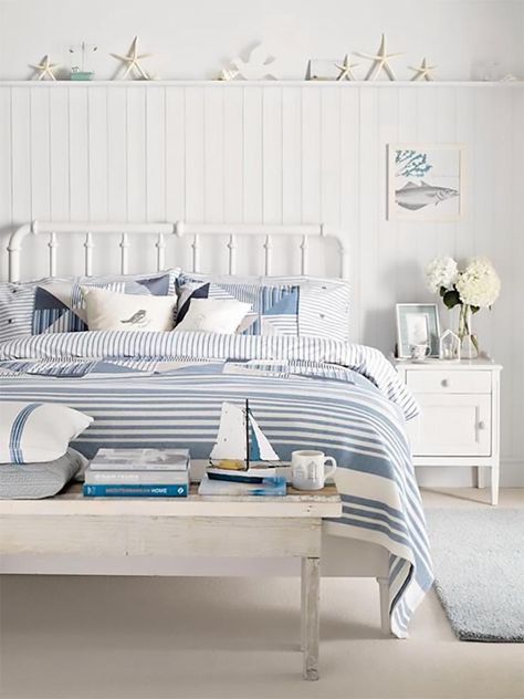 7 Design Tips For A Beautiful Beach Themed Home - MarilenStyles.com Beachy Bedroom, Beach Themed Bedroom, Nautical Bedroom, Beach House Bedroom, Beach Bedroom Decor, Coastal Bedrooms, Beach Bedroom, Coastal Bedroom, Country Bedroom