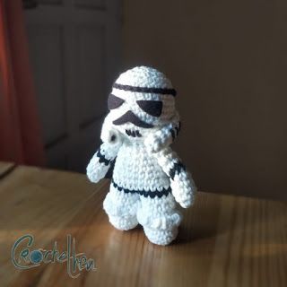 Stormtrooper Crochet Pattern Free, Star Wars Amigurumi Pattern Free, Star Wars Crochet Patterns Free, Star Wars Crochet, Crochet Star, Crochet Geek, Pola Amigurumi, Crochet Stars, Crochet Amigurumi Free