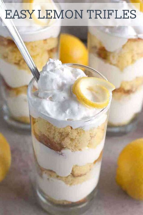 Lemon cake layered with homemade lemon cream makes up this easy lemon trifle. Bring on the spring with this bright and sunny dessert. #lemon #cake #dessert #trifle Piped Cake, Lemon Trifle, Dessert Shooters Recipes, Trifle Dessert Recipes, Spring Time Desserts, Dessert Shooters, Dessert Oreo, Elopement Party, Desserts Keto