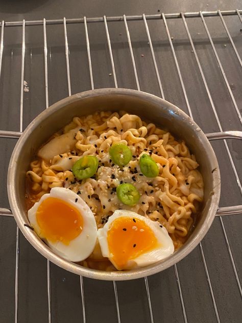 Ramen With Egg, Cheese Ramen, Ramen Recipe, Aesthetic Foods, Food Boards, Ramen Noodle Recipes, Egg Recipe, Pink Birthday Party, Random Photos