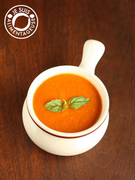 Roasted Tomato and Mushroom Soup - The Viet Vegan Vegan Mushroom Soup, Vegan Stew, Soup Appetizers, Mushroom Soup Recipes, Vegan Mushroom, Creamy Tomato Soup, Vegan Soup Recipes, Roasted Tomato, Vegan Soups