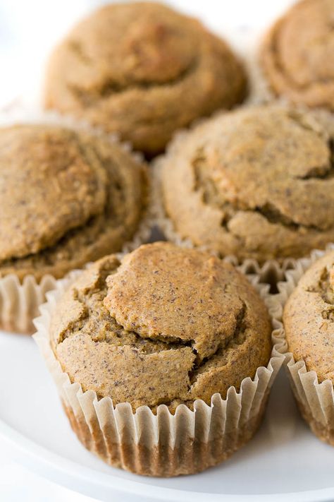 Vegan Banana Muffins, Vegan Muffins, Daniel Fast, Breakfast Healthy, Banana Oats, Vegan Banana, Banana Flavored, Banana Muffins, Vegan Breakfast