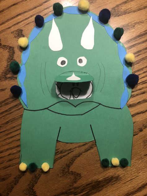 Disguise a Turkey Dinosaur. School project turkey in disguise. Lift nose up and see turkey face. Disguise A Turkey Dinosaur, Dinosaur School Project, Disguise A Turkey Project, Turkey In Disguise, Turkey Template, Disguise A Turkey, Dinosaur Projects, Turkey Disguise Project, Turkey Project