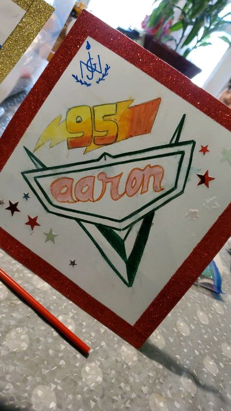 Lightning Mcqueen Graduation Cap, Car Graduation Cap, Cars Graduation Cap, Cars Mcqueen, College Graduation Cap Decoration, Graduation Pics, Cap Decoration, Graduation Hat, Graduation Caps