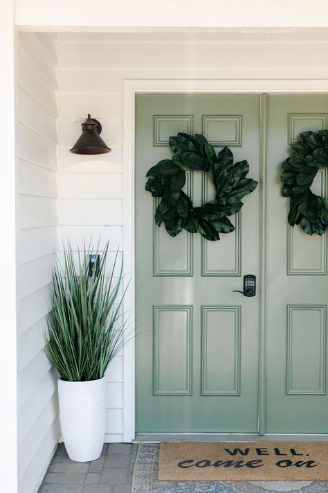 52 Front Door Colors to Choose From Best Green Front Door Colors, Front Door Color Ideas, White Beach Houses, Door Color Ideas, Paint Your Front Door, Exterior Front Door Colors, Green Front Door, Best Front Door Colors, Front Door Color