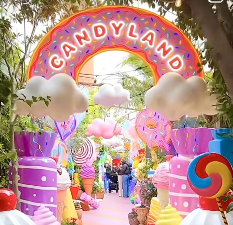 Candy Land Outdoor Decor, Candy Booth Ideas, Life Size Candyland, Large Candy Land Props, Candyland Arch Entrance, Candy Land Game Life Size, Candyland Life Size Game, Gummy Hills Candyland Decor, Candy World