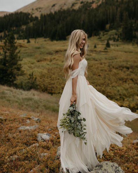 4,989 Likes, 58 Comments - Lindsey Boluyt (@lindseyboluyt) on Instagram: “drove up loveland pass the other day & it reminded me of this day with @hannahruth.photo last fall…” Ruched Wedding Dress, Bohemian Beach Wedding Dress, Dirty Boots, Outdoor Wedding Dress, Western Wedding Dresses, Floor Length Wedding Dress, Chiffon Wedding Dress, Wedding Dress Chiffon, Country Wedding Dresses