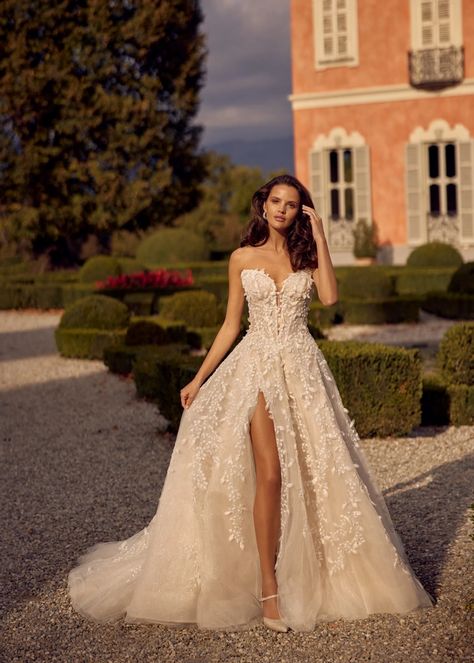 Randy Fenoli Goddess. Randy Fenoli, Bella Bridal, Goddess Gown, Popular Wedding Dresses, Tulle Balls, Bridal Gallery, Kleinfeld Bridal, Bridal Dresses Lace, Tulle Ball Gown