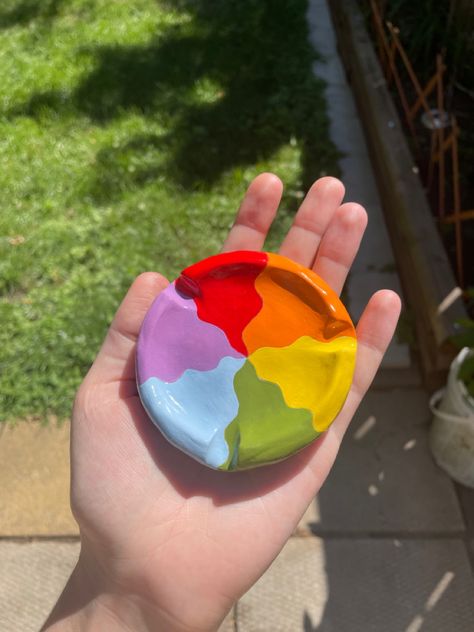 Trippy Clay Ideas, Trippy Rainbow, Tie Dye Painting, Clay Plates, Painted Rainbow, Ceramics Ideas, Ceramics Ideas Pottery, Diy Art Painting, Clay Crafts