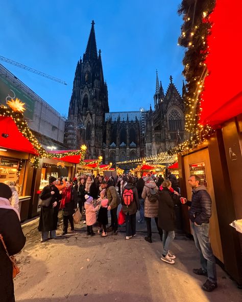 This is your sign to take a cheap flight and experience the magic of Cologne’s Christmas Markets 🎄✨ If you’ve ever dreamed of stepping into a winter wonderland, Cologne (Köln) is the place to be. Here’s why you should book that ticket NOW: ✨ Why Cologne? With seven stunning Christmas markets, each with its own vibe, this city turns into a festive paradise during the holidays. The iconic Cathedral Market? Breathtaking. The Harbor Market near the Rhine? Cozy and unique. ✨ Getting There Is a ... Cologne Christmas Market, Cheap Flight, Christmas Markets, Cheap Flights, Christmas Market, This City, Cologne Cathedral, Winter Wonderland, Flight