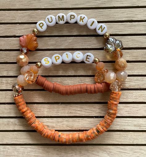 Seasonal Bracelets, Fall Office Decor, Bracelets Fall, Jelly Art Style, Fall Bracelets, Make Clay Beads, Heishi Bracelets, Jelly Art, Blessing Beads