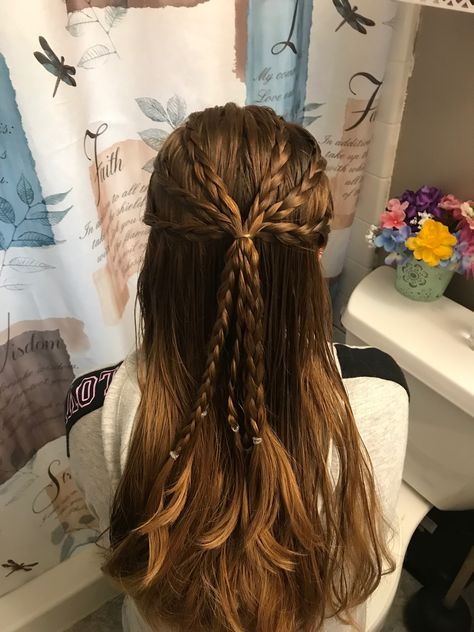 Targaryen Hair, Simple Clothes, Medieval Hairstyles, Hairdos For Curly Hair, Women's Hairstyles, Makeup Tricks, Gambar Figur, Hair Stylies, Work Hairstyles