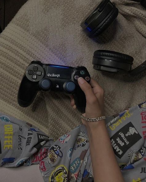 Gamer Friends Aesthetic, Gamer Core Aesthetic, Gamer Vibes Aesthetic, Unemployed Aesthetic, Playing Playstation Aesthetic, Playstation 4 Aesthetic, Ali Core Aesthetic, Making Videos Aesthetic, Gaming Aesthetic Boy