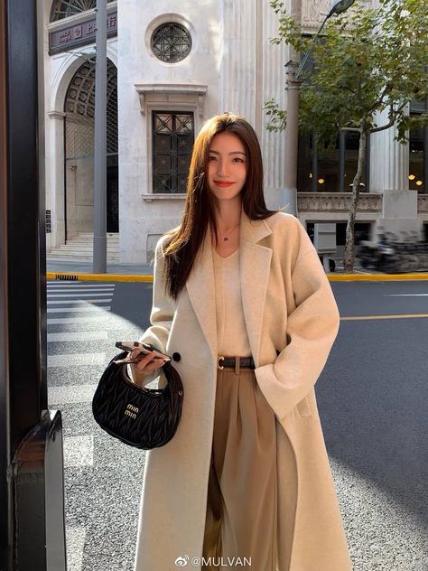 Korean Classic Outfit, Korean Women Fashion, Korean Winter Outfits, Japan Outfits, Mode Ulzzang, Korean Outfit Street Styles, Japan Outfit, Winter Fashion Outfits Casual, Felt Material