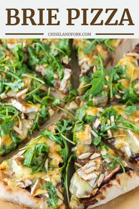 With brie cheese, onions, apples and arugula, this brie pizza recipe is a tasty vegetarian option for all pizza lovers out there. #briepizza #homemadepizza #pizza | chiselandfork.com Pizza Stone Recipes, Brie Pizza, Woodfire Oven, Go To Dinners, Brie Cheese Recipes, Make Homemade Pizza, Apple Pizza, Arugula Pizza, Making Pizza Dough