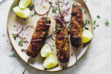 Recipe: Dishoom's Lamb Sheekh Kebab | Recipes Tandoori Lamb, Indian Feast, Lamb Kebabs, Lamb Skewers, Lentils And Rice, Skewer Recipes, Kebab Recipes, Homemade Hummus, Lamb Recipes