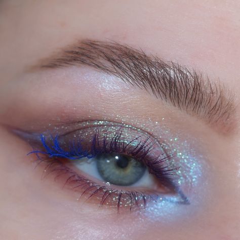 pop of blue @kaleidosmakeup flowing haze PR @cloudicos jasper PR @looxi_beauty frostbite @lorealparis telescopic lift in purple @yslbeauty lash clash in blue @makebeautyofficial brow pencil and clear brow gel PR 🏷️ #eyeshadow #makeupinspo #indiemakeup #indieeyeshadow #bluemakeup #selftaughtmua 🔍 blue eyeshadow indie makeup ideas Faerie Makeup, Concert Makeup, Clear Brow Gel, Day Makeup Looks, Indie Makeup, Ethereal Makeup, Edgy Makeup, Makeup Eye Looks, Asian Eye Makeup