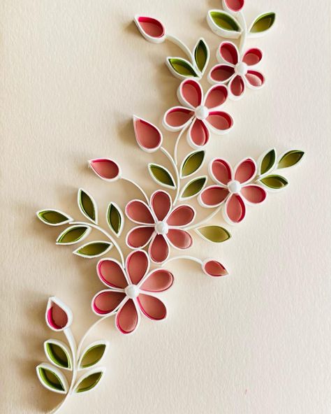 Quilling Cards Ideas, Quilled Birthday Cards, Quilled Christmas Cards, Quilling Birthday Cards, Diy Quilling Crafts, Quilling Flower Designs, Quilling Letters, Paper Quilling For Beginners, Paper Flower Patterns