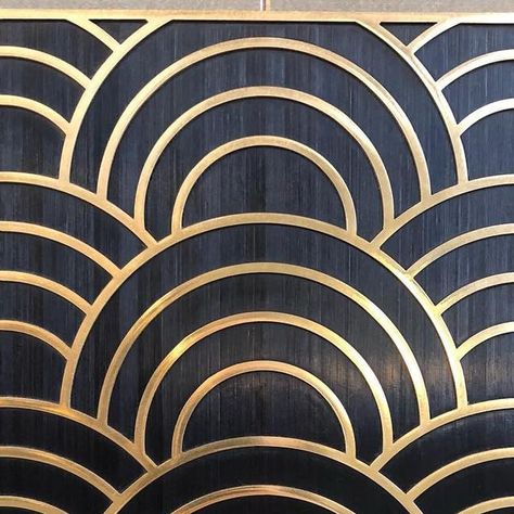 Ateliers Lison de Caunes on Instagram: "Marqueterie de paille noire et laiton réalisé avec les @atelierssaintjacques pour le salon #admatieresdart Black straw marquetry and brass by @atelierssaintjacques created for #admatieresdart show #marquetry #marqueterie #marqueteriedepaille #strawmarquetry #laiton #brass #atelierssaintjacques #metiersdart #matiere #savoirfaire #savoirfairefrancais #artisanat #artisanatdart #texture #motif #pattern #lisondecaunes" Straw Marquetry, Texture Drawing, Motif Pattern, April 3, Marquetry, Straw, Texture, On Instagram, Art