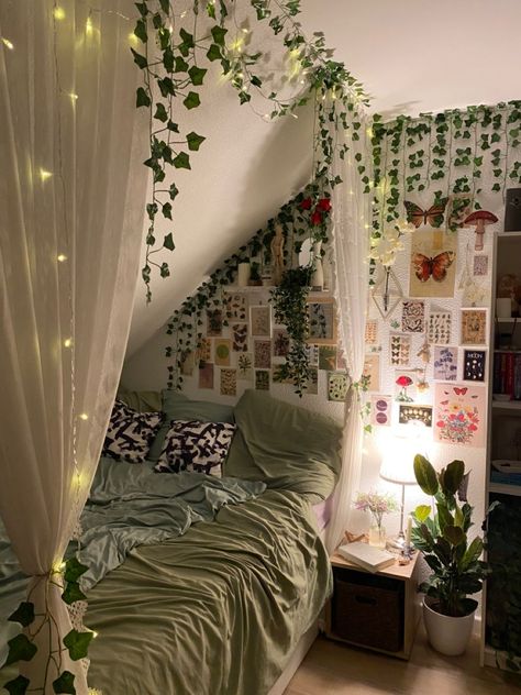 Aesthetic Bedrooms, Dream Bedroom Inspiration, Makeover Bedroom, Room Redesign, Cute Bedroom Decor, Redecorate Bedroom, Cozy Room Decor, Aesthetic Rooms, Dreamy Room