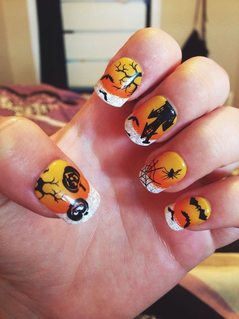 Halloween Nails Diy Halloween Nail Art, Bat Nails Art, Cut Dog Nails, Mix Match Nails, Halloween Nail Art Ideas, Halloween Nails Diy, Halloween Manicure, Orange Nail Polish, Holiday Nail