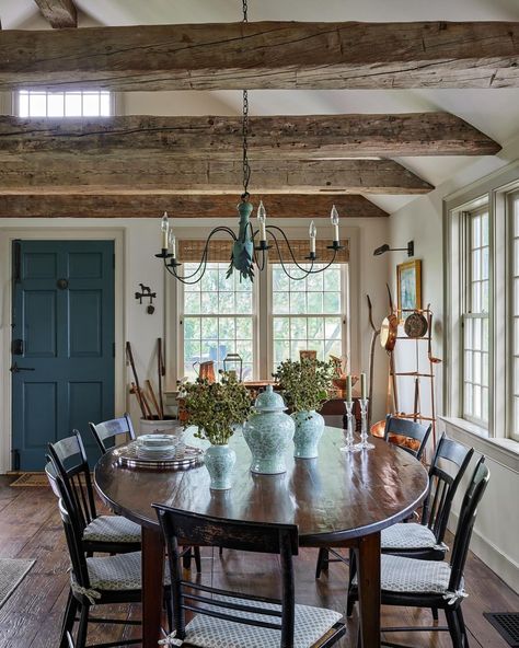 Thanks for inviting our Bindi Slate fabric to the table with the custom seat cushions. @scottfreedesign Slate Fabric, Litchfield Connecticut, Luxury Farmhouse, John Robshaw, Nancy Meyers, Kitchen Nook, Oct 11, Breakfast Nook, Martha Stewart