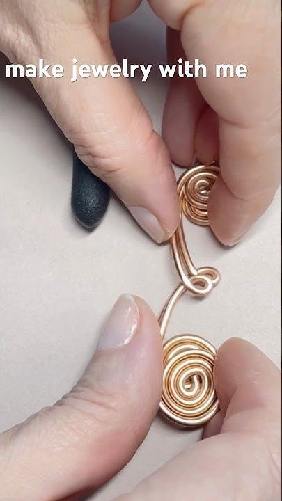 Wire Wrapped Jewelry Tutorials Free, Unique Diy Earrings Ideas, Wire Earrings Diy, Diy Earrings Video, Wirework Jewelry Tutorials, Wire Jewelry Diy Tutorial, Wire Wrapped Jewelry Rings, Free Jewelry Making Projects, Diy Earrings Dangle