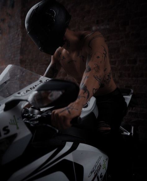 Motorcycle Guy, Hot Biker Guys, Biker Photoshoot, Dream Catcher Tattoo, Motorcycle Aesthetic, Biker Aesthetic, Motorcycle Men, Biker Boys, Biker Love