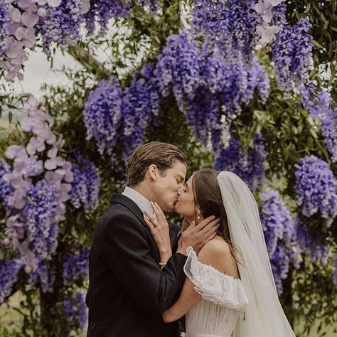 Taylor Hill Wedding, Hanna Peterson, Vogue Weddings, Tessa Bailey, Vintage Garden Parties, Hill Wedding, Vogue Wedding, When I Get Married, Beautiful Wedding Photos