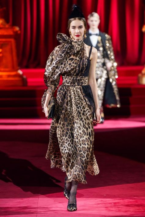 Dolce & Gabbana Fall 2019 Ready-to-Wear Collection | Vogue Fall Winter Fashion Trends, Soft Gamine, Michael Costello, Lou Doillon, Stella Jean, Phoebe Philo, Fashion Trends Winter, Milano Fashion Week, Milan Fashion Weeks