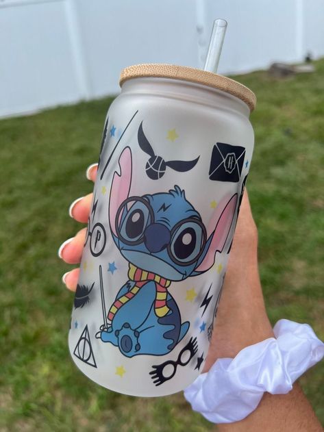 Cups Gift Ideas, Magic Stitch, Beer Can Glass Cup, Lilo And Stitch Characters, ليلو وستيتش, Lilo And Stitch Merchandise, Stitch Cake, Kawaii Cups, Aesthetic Glass