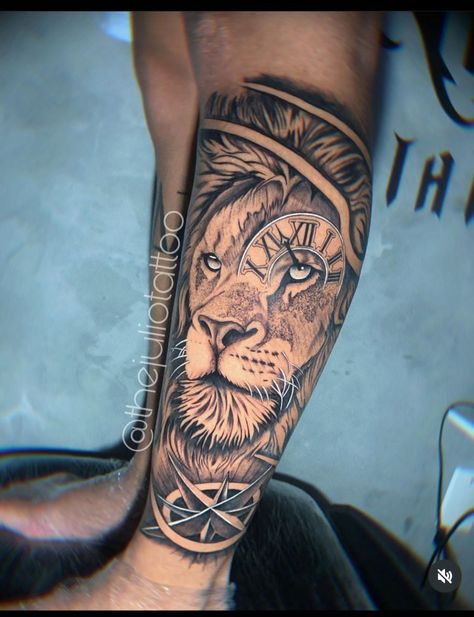 Lion Back Tattoo, Tattoo Perna, Cute Tattoo Ideas, Lion Tattoo Sleeves, Cute Tattoo, Men Tattoos Arm Sleeve, Lion Tattoo Design, Angel Tattoo Designs, Leg Tattoo Men