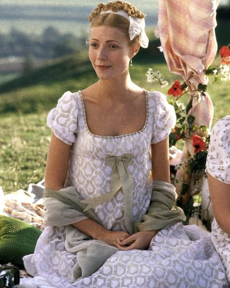 Jane Austen Heroines Are My Summer 2019 Style Muses Jane Austen Fashion, Romeo Romeo Wherefore Art Thou, Jane Austen Dress, Regency Aesthetic, Historical Aesthetic, Emma Woodhouse, Emma Jane Austen, Regency Gown, Austin Style