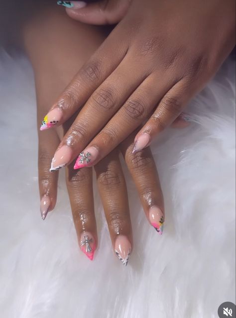 Stilletos Nails Short, Stellitoes Nails Short, Stelltos Nails Design, Short Stilleto Nails 2024, Small Stiletto Nails, Short Stellos Nails Design, Short Stiletto Acrylic Nails, Short Stiletto Nails Designs, Cute Stiletto Nails Designs