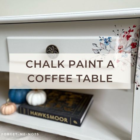 Coffee Table Chalk Paint Makeover, Painted Coffee Tables Diy, Coffee Table Makeover Diy Paint, Refinishing Coffee Table, How To Paint Coffee Table, Coffee Table Redo Ideas, Painting Coffee Table Ideas, Chalk Paint Coffee Table Ideas, Painting A Coffee Table